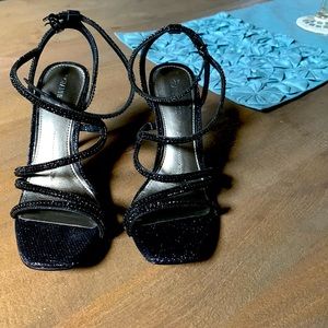 Sparkling black Gianni Bini size 7 1/2 shoe - worn one time